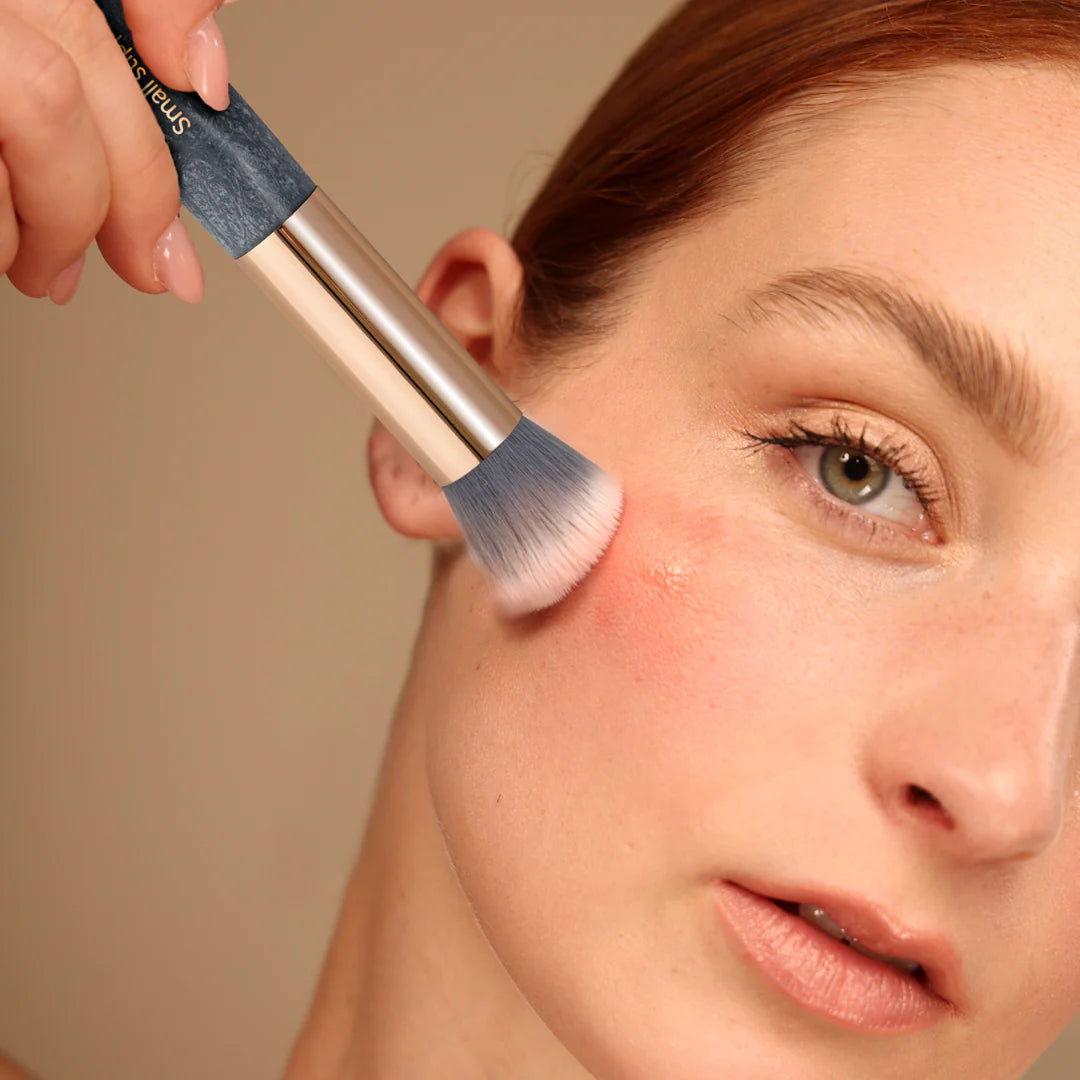 small stippling brush 16