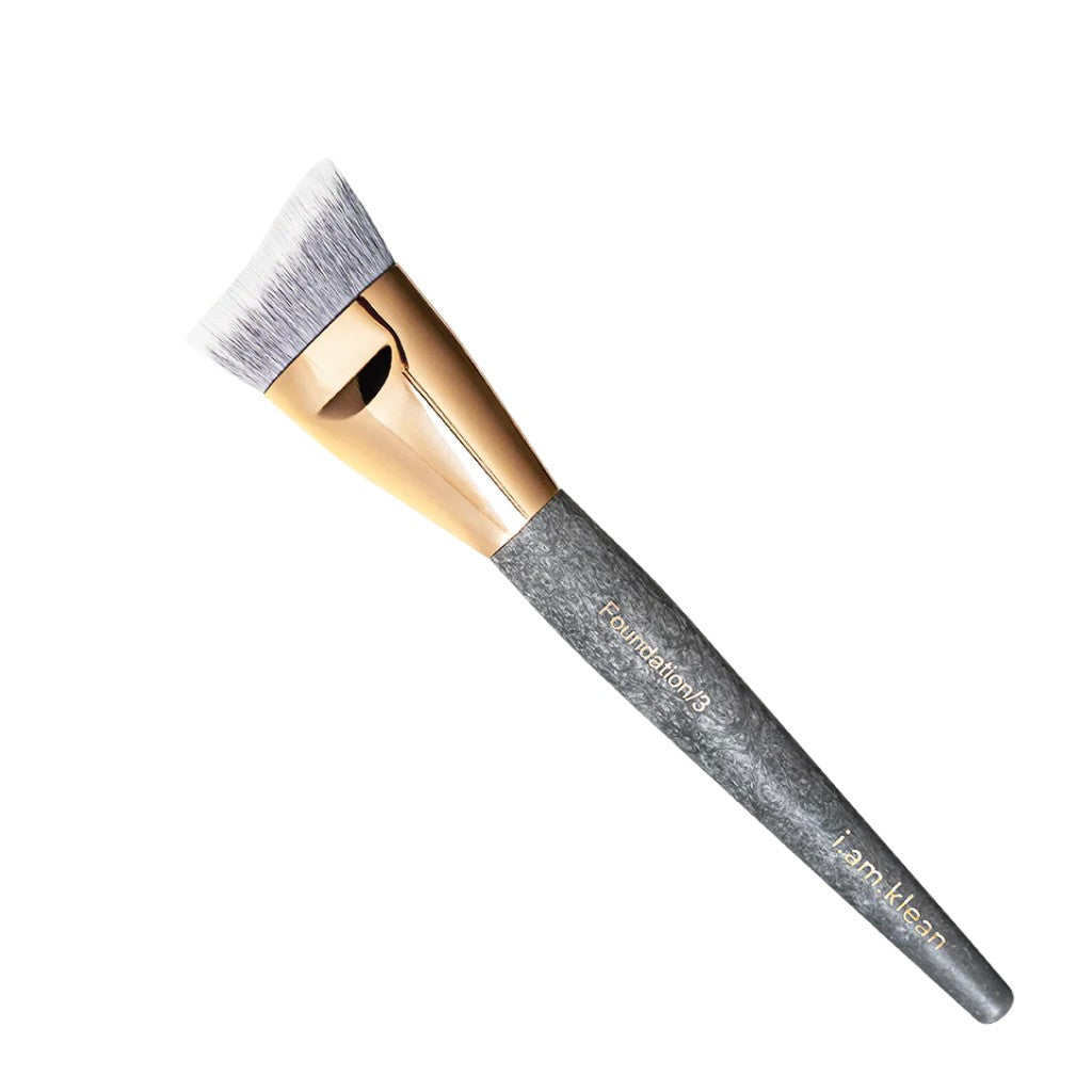 Foundation brush 3